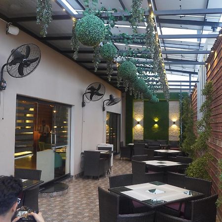 Swarg Hotel Sahiwal Ngoại thất bức ảnh