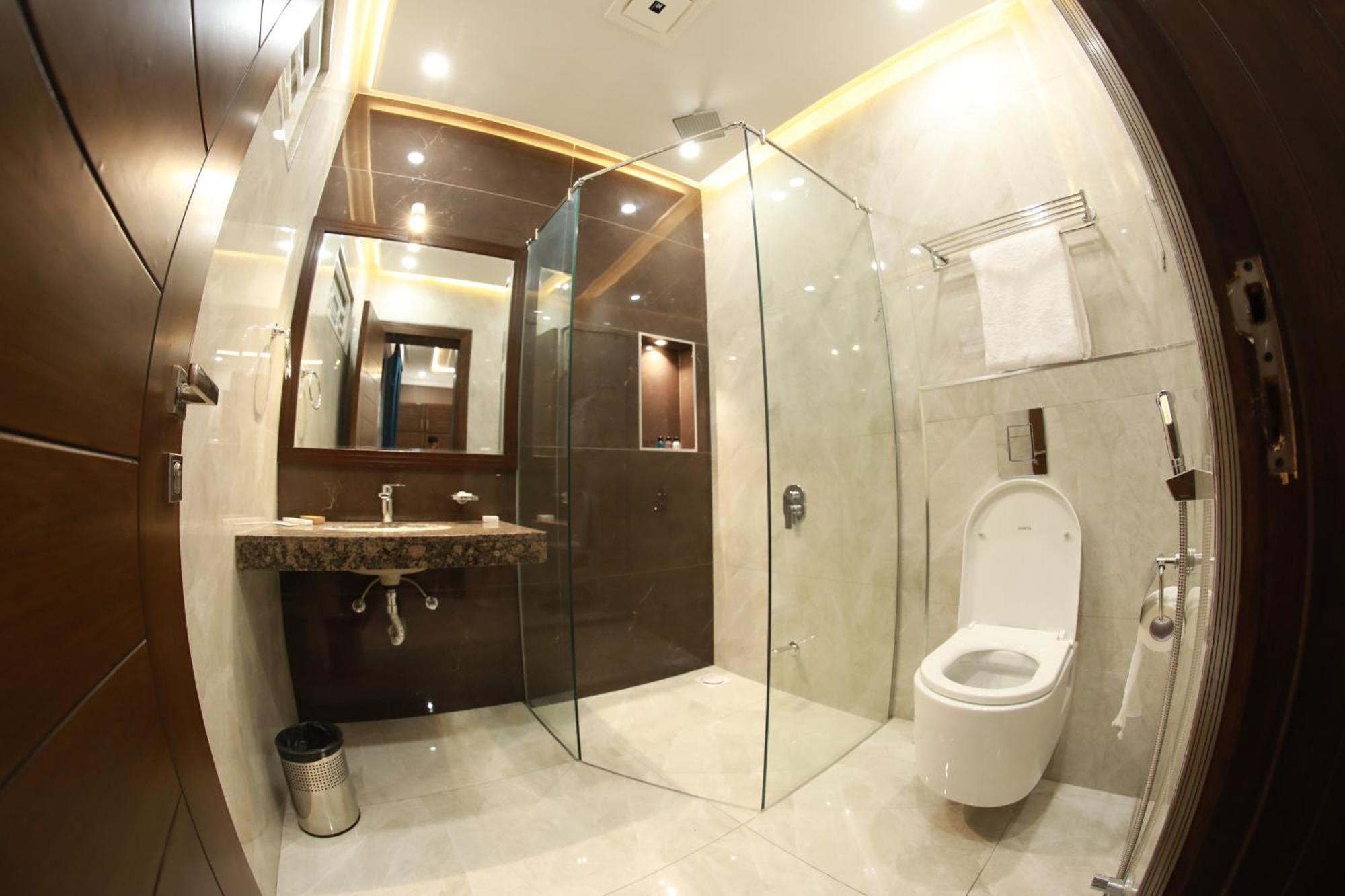 Swarg Hotel Sahiwal Ngoại thất bức ảnh