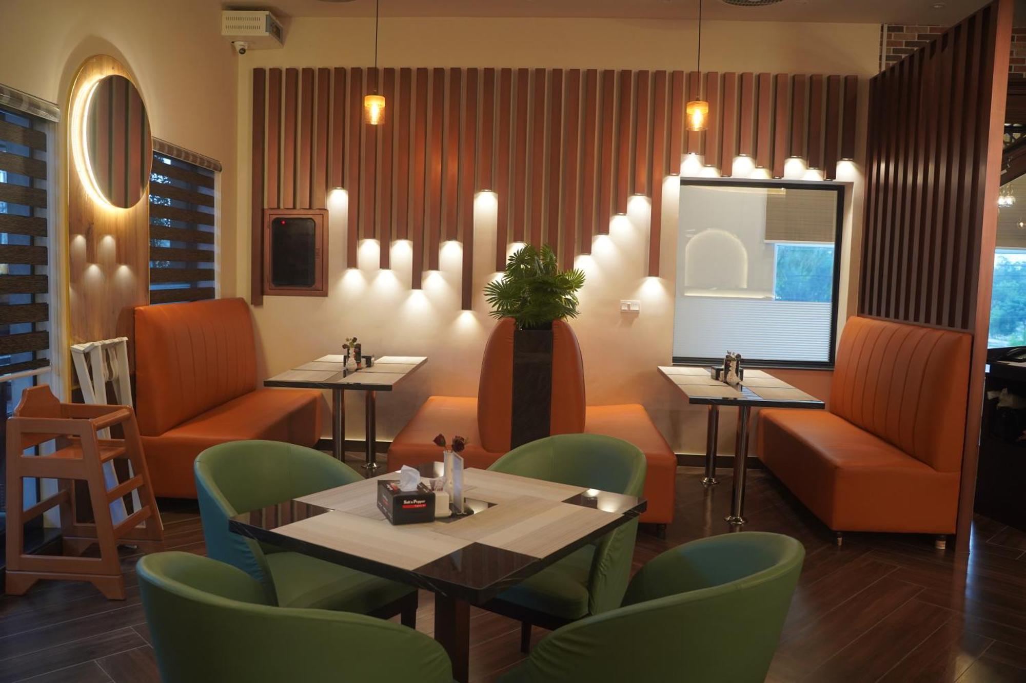 Swarg Hotel Sahiwal Ngoại thất bức ảnh