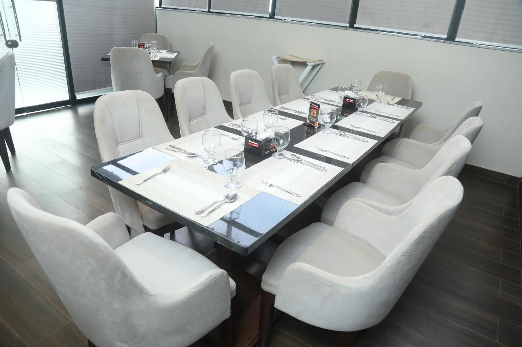 Swarg Hotel Sahiwal Ngoại thất bức ảnh