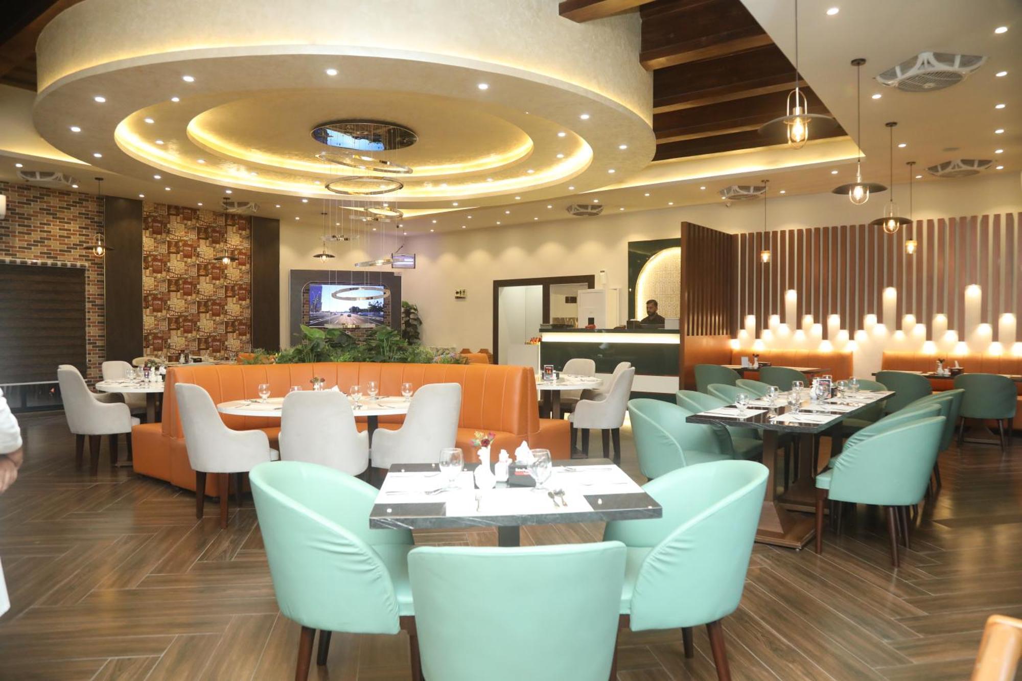 Swarg Hotel Sahiwal Ngoại thất bức ảnh