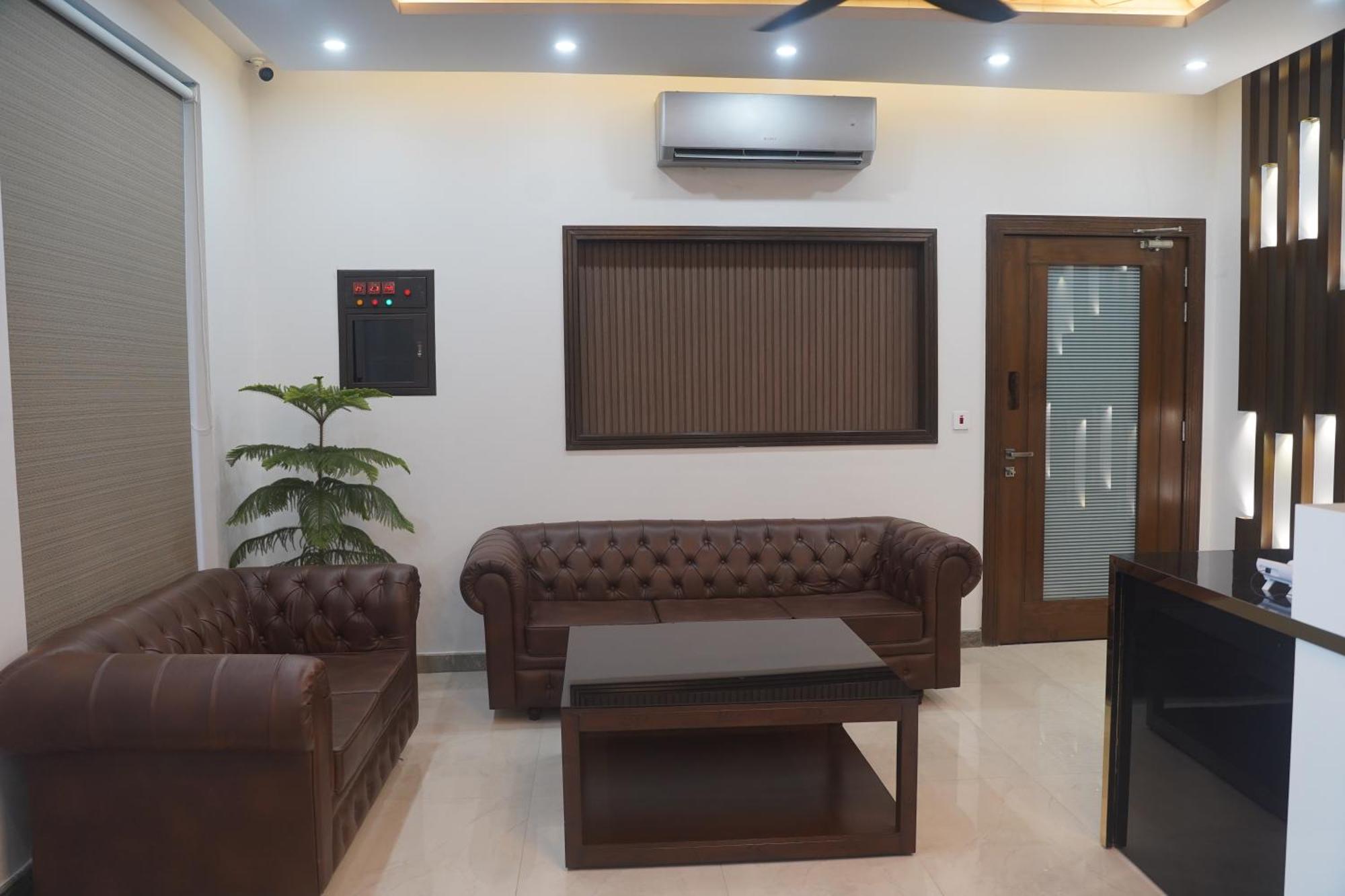 Swarg Hotel Sahiwal Ngoại thất bức ảnh